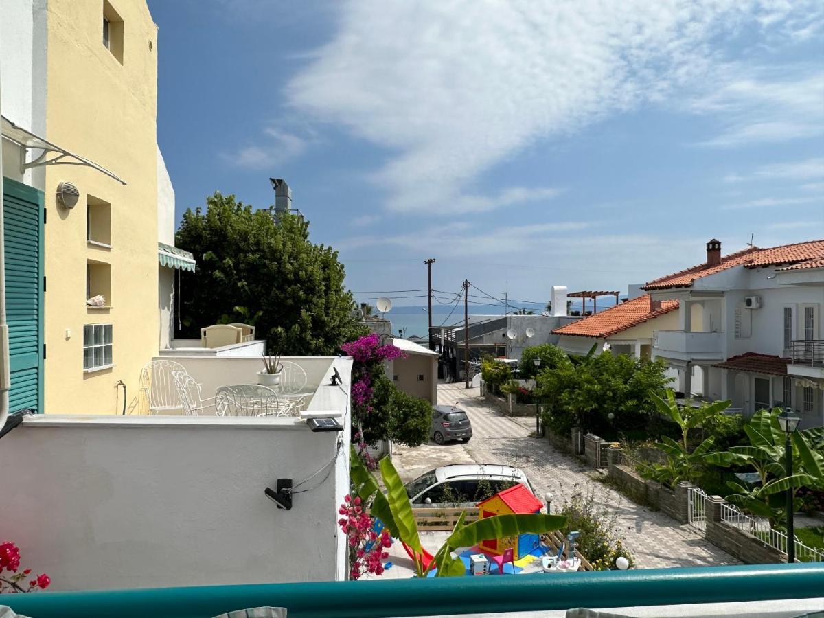 Emerald Seaside Apartment In Pefkohori ペフコホリ エクステリア 写真