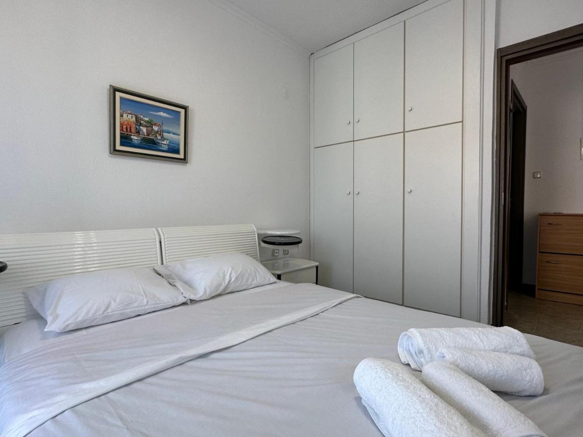 Emerald Seaside Apartment In Pefkohori ペフコホリ エクステリア 写真